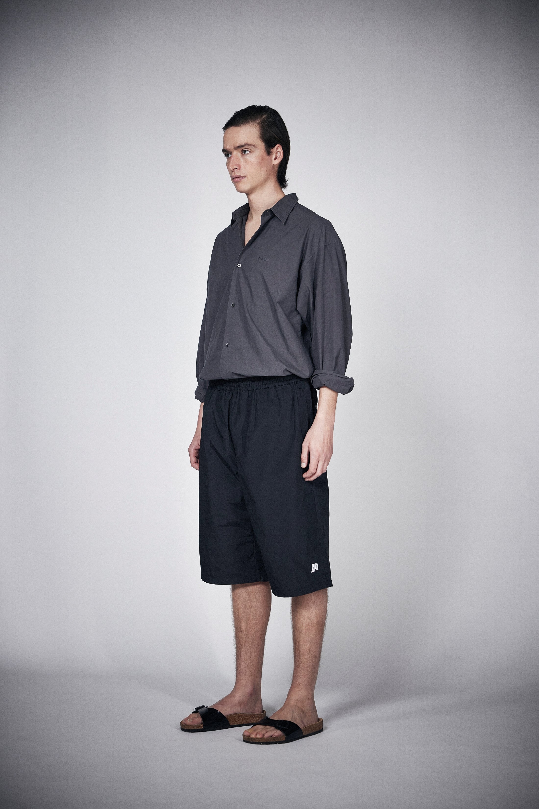 Memory Taffeta Loose Short Pants